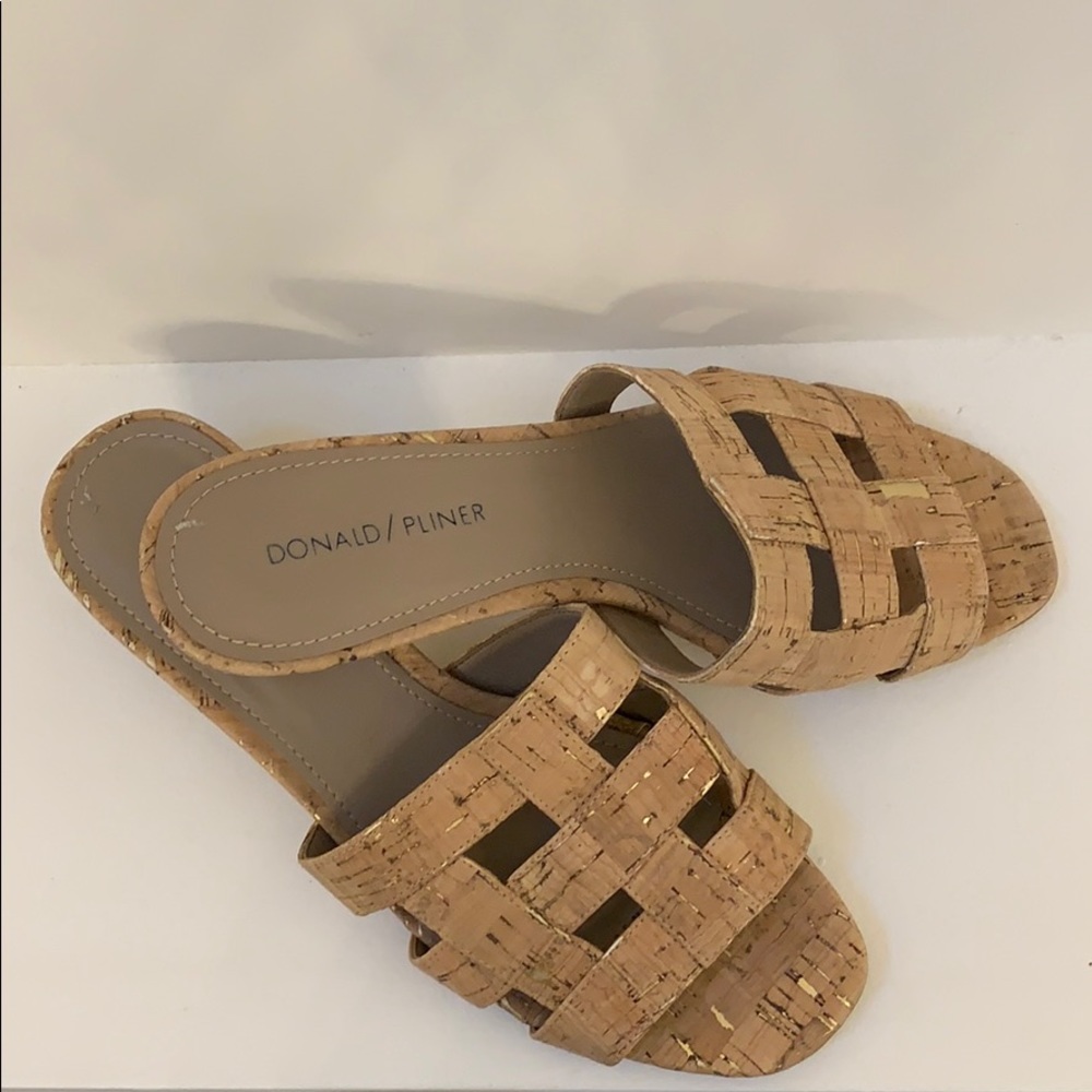 Open toe sandal
